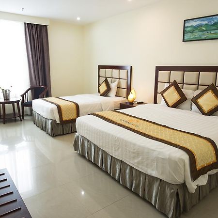 Sea Front Hotel Da Nang Bagian luar foto