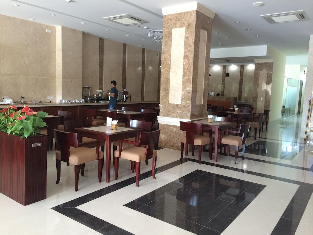 Sea Front Hotel Da Nang Bagian luar foto