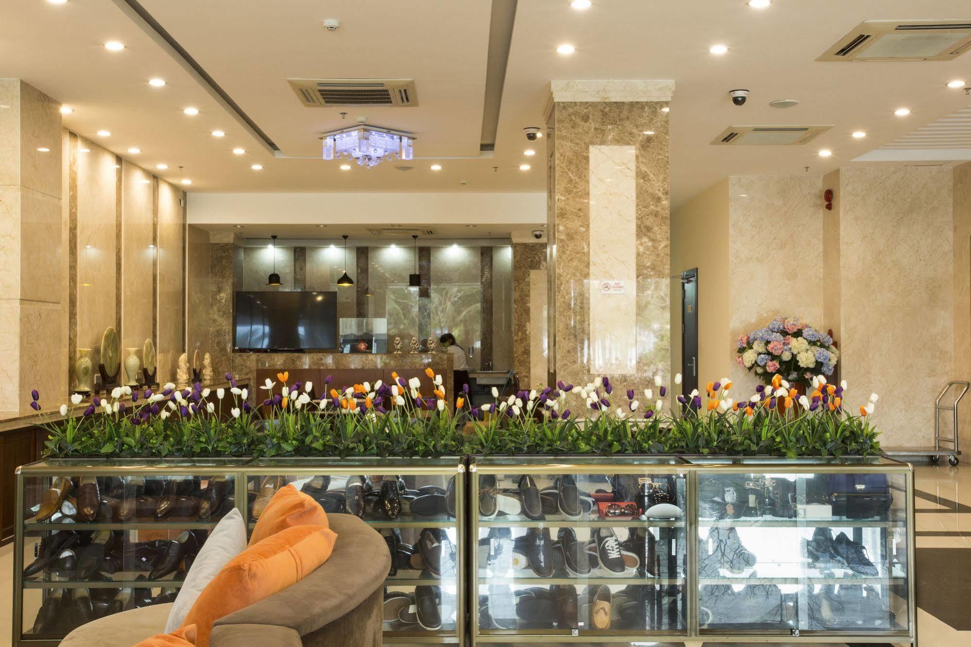 Sea Front Hotel Da Nang Bagian luar foto
